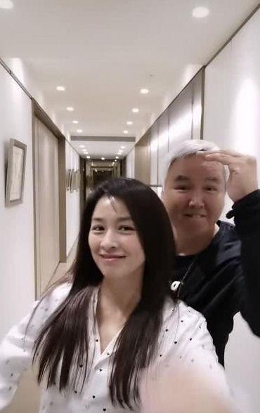 圈内人爆料维亚老公视频,圈内人揭秘不为人知的真相